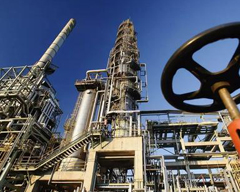 中石油大庆炼化石油磺酸盐项目进入安装过程
